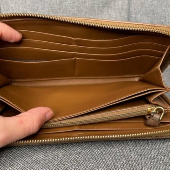 EUC Prada Soft Calf Quilted Zippy Wallet w/ Original Box, Tissue and COA! - Picture 8 of 14